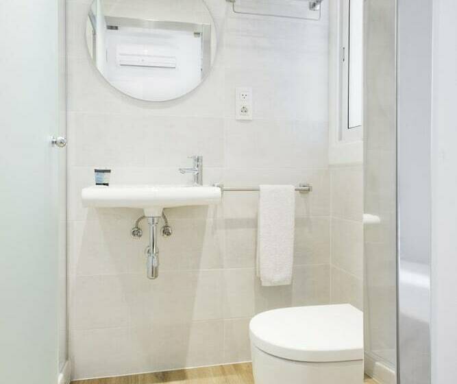 スタンダードシングルルーム, Som Nit Triomf