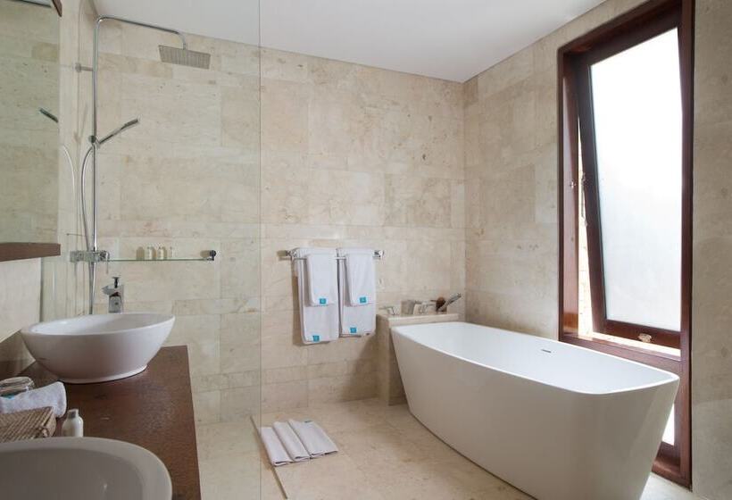 Вилла 3 Спальни, The Tamarind Resort  Nusa Lembongan