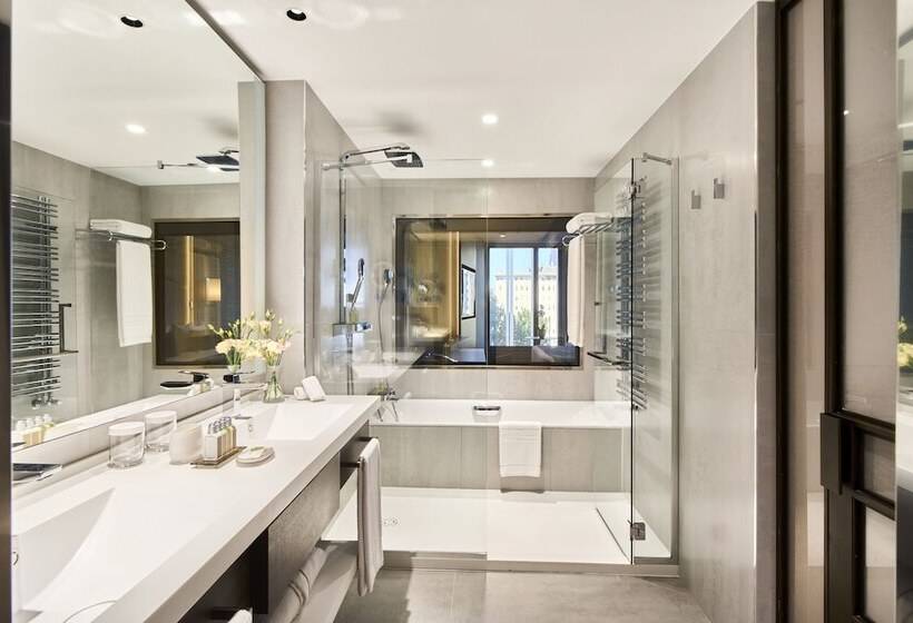 디럭스 트리플 룸, Vp Plaza Espana Design