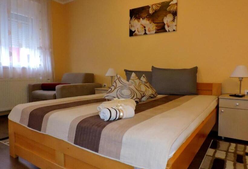 اتاق استاندارد با بالکن, B&b Zmajevo Gnezdo 021