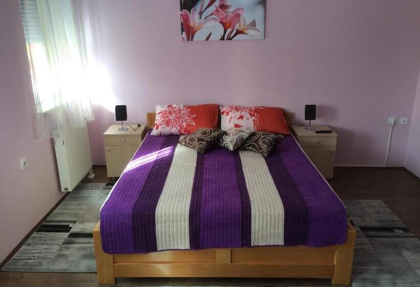 اتاق استاندارد سه تخته با بالکن, B&b Zmajevo Gnezdo 021