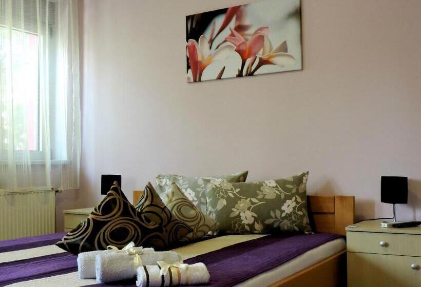 اتاق استاندارد سه تخته با بالکن, B&b Zmajevo Gnezdo 021