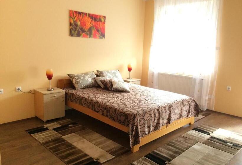 اتاق استاندارد سه نفره, B&b Zmajevo Gnezdo 021