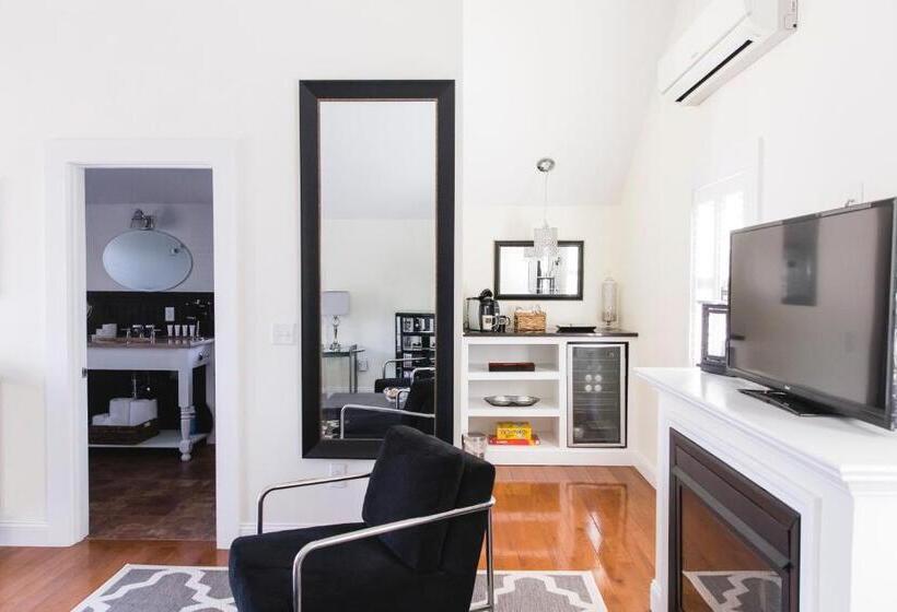 Номер Deluxe Кровать Кинг, The Platinum Pebble Boutique Inn   Adults Only Property