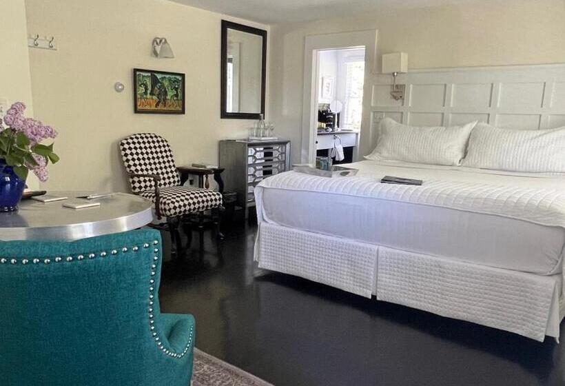 Номер Deluxe, The Platinum Pebble Boutique Inn   Adults Only Property