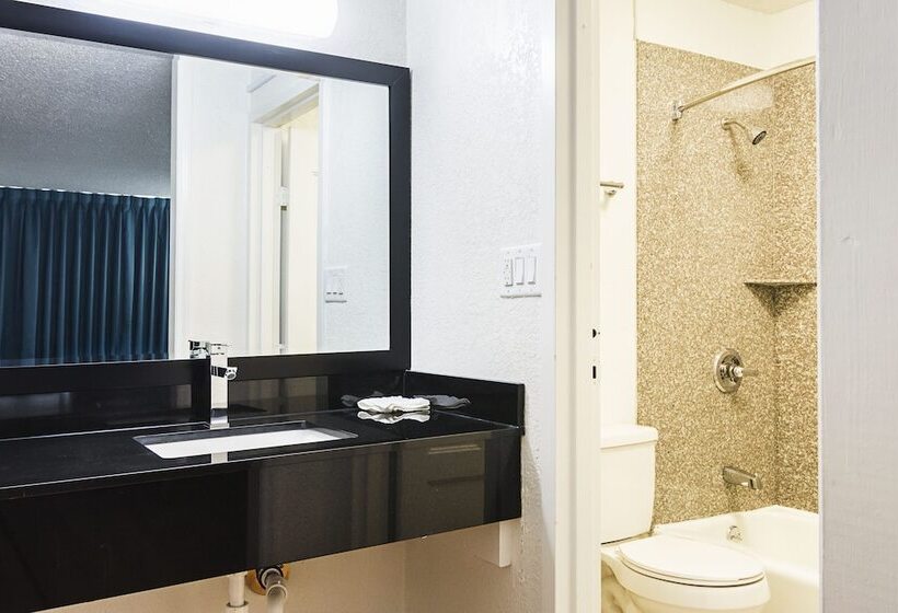 스탠다드 룸 더블 침대 2개, Econo Lodge