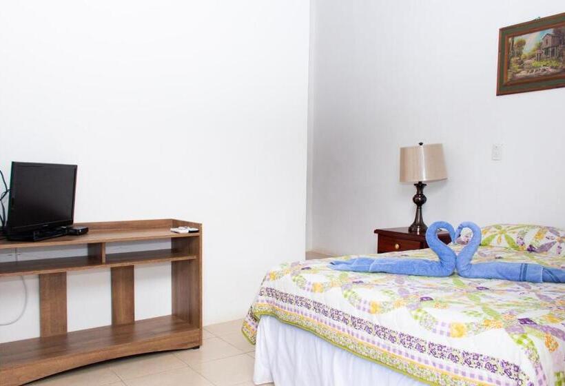 اتاق لوکس با بالکن, Hostería El Paraíso