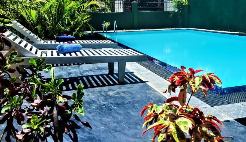 Deluxe Zimmer, Emel Boutique