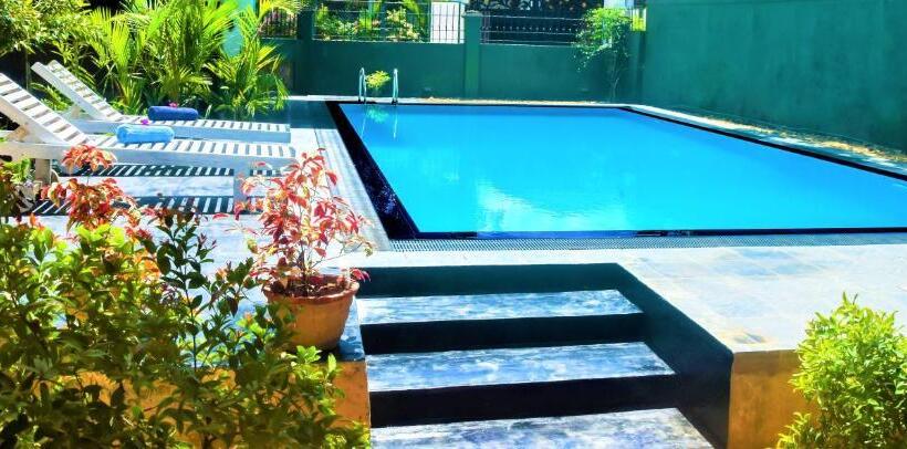 Deluxe Zimmer, Emel Boutique