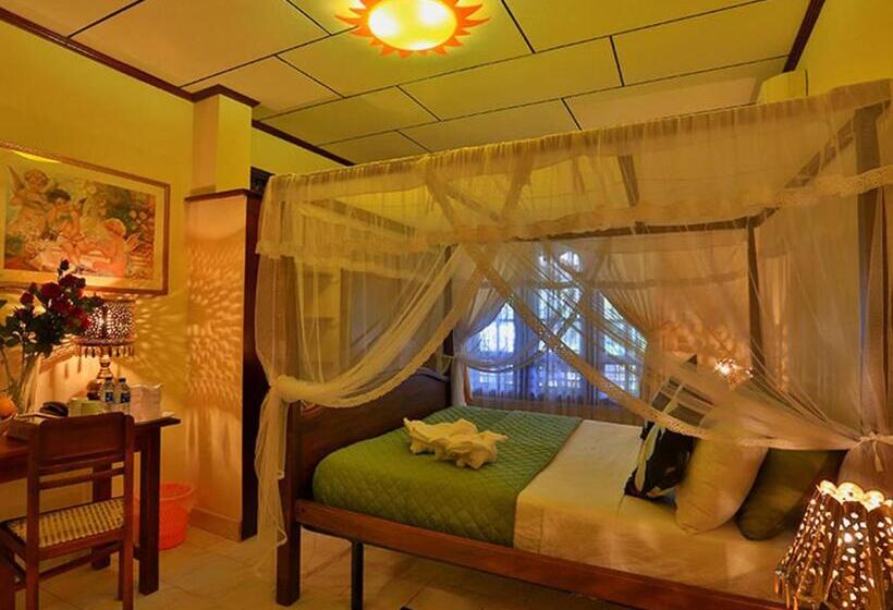 Deluxe Zimmer, Emel Boutique