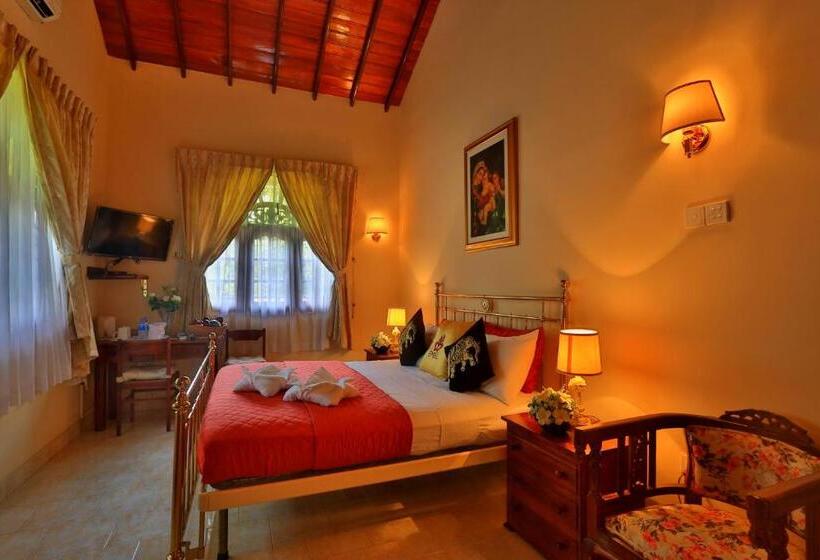 4 Bett Deluxe Zimmer, Emel Boutique