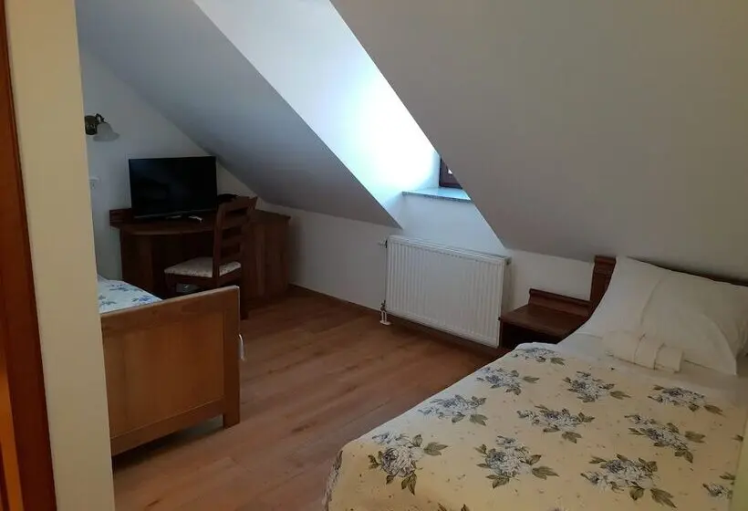 اتاق استاندارد سه نفره, Guesthouse Bistra