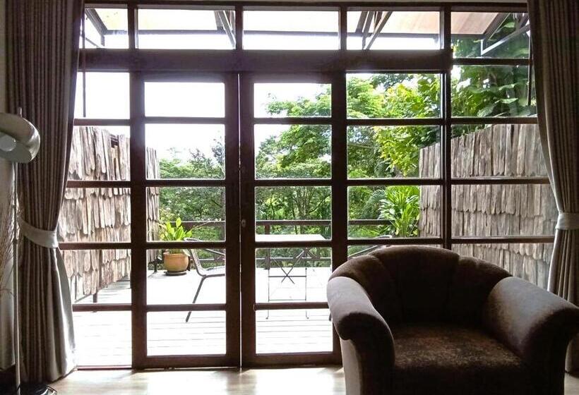 סוויטה נוף להרים, Issara Boutique Winery