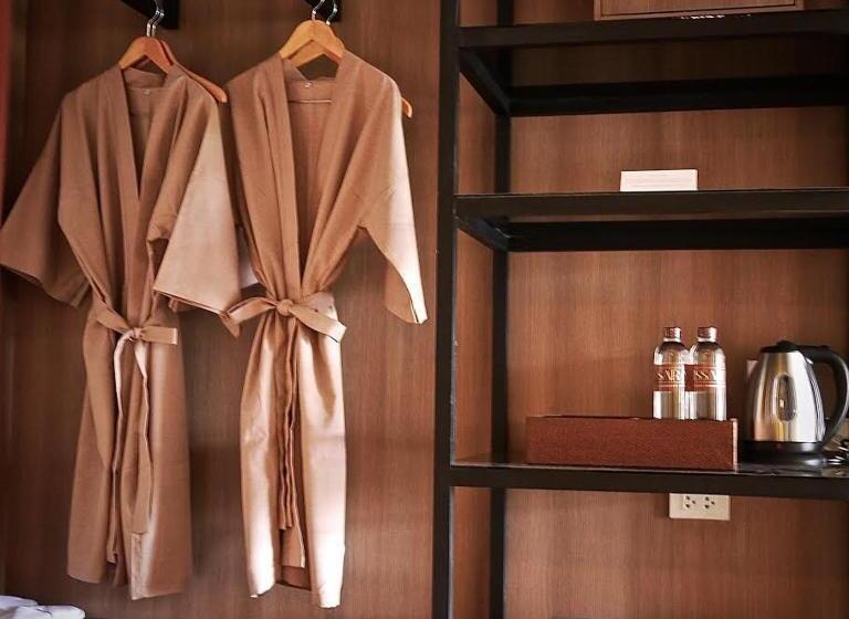 סוויטה, Issara Boutique Winery