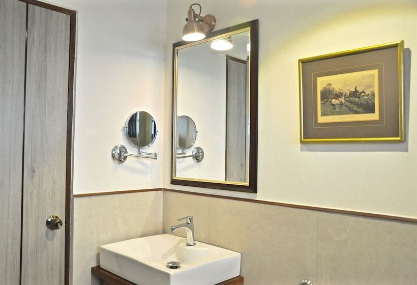 חדר סופריור, Issara Boutique Winery