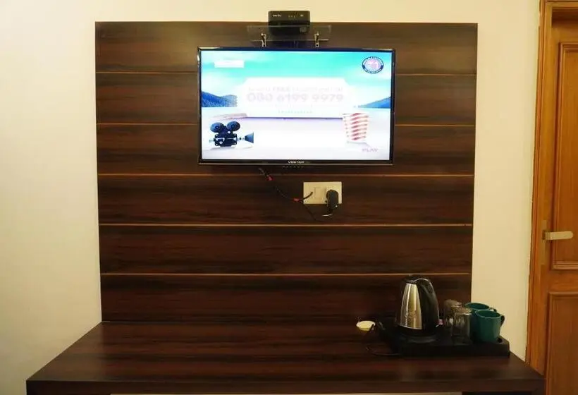 デラックスルーム, Ganeshwaram Hotel Sector 45 Noida