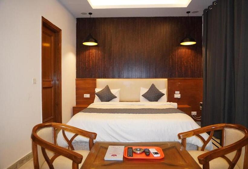Chambre Standard avec Balcon, Ganeshwaram Hotel Sector 45 Noida
