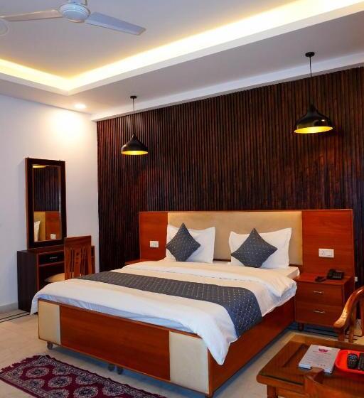 Chambre Standard Lit King Size, Ganeshwaram Hotel Sector 45 Noida