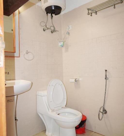 Chambre Standard Lit King Size, Ganeshwaram Hotel Sector 45 Noida