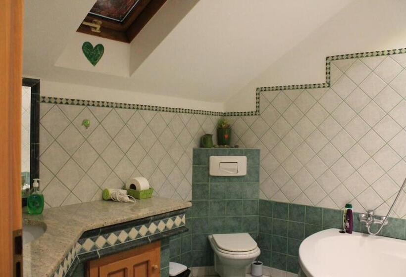 اتاق استاندارد با بالکن, Tutto