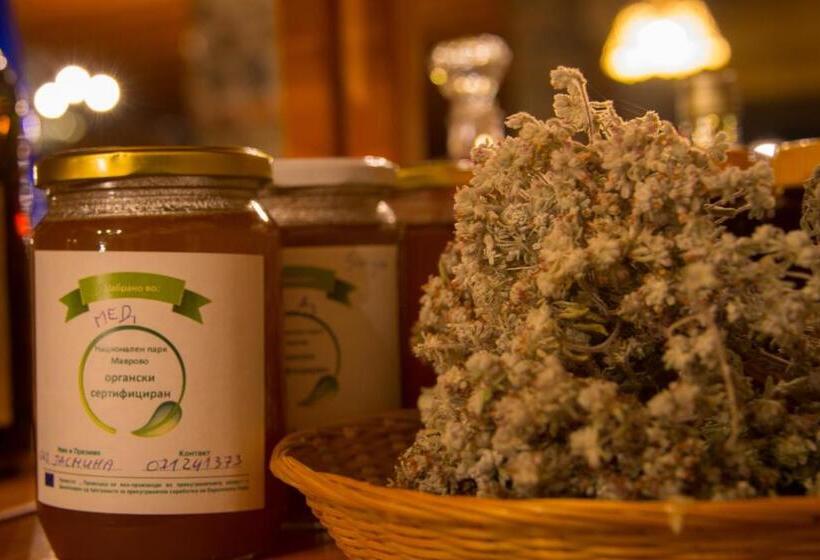 اتاق استاندارد سه تخته با بالکن, Tutto