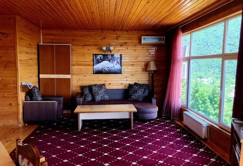 سوییت, Kungut Hotel & Restaurant