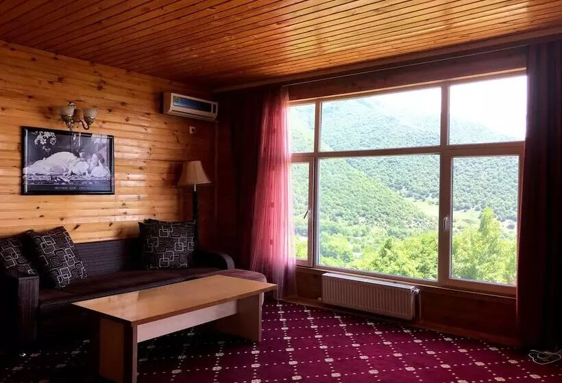 سوییت, Kungut Hotel & Restaurant