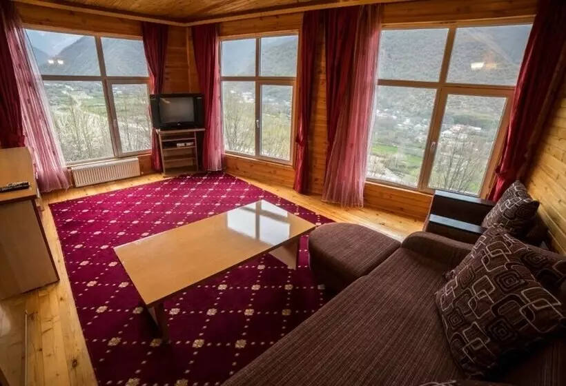 سوییت, Kungut Hotel & Restaurant