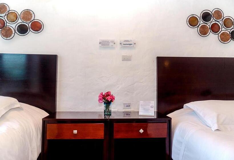 اتاق سوپریور سه تخته, Isamar