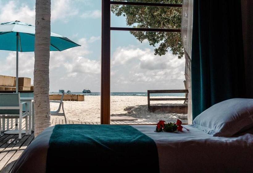 اتاق خانوادگی با چشم‌انداز دریا, Isamar