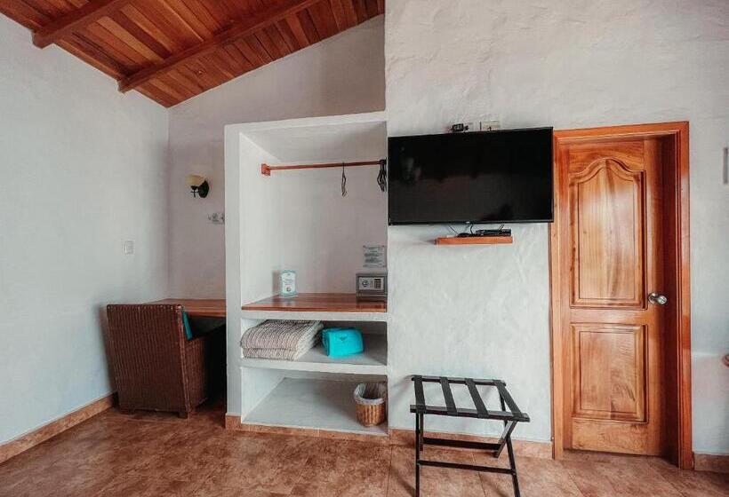 اتاق لوکس, Isamar