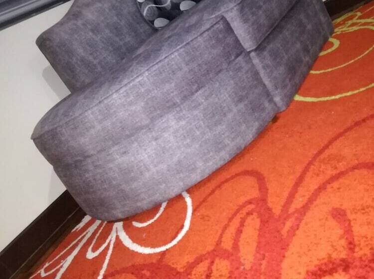 سوییت خانوادگی, Luxstone Executive & Suites