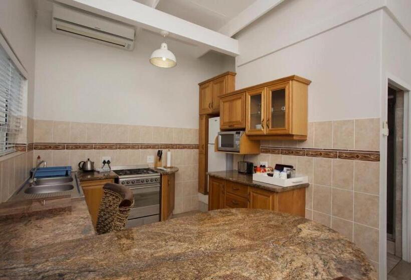 חדר דלוקס נוף לים, Ocean Hideaway Bed And Breakfast