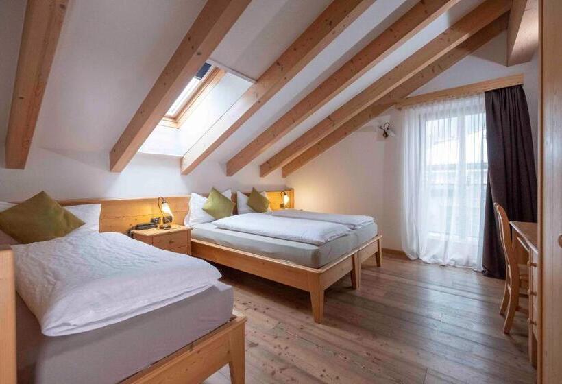 舒适三人间, Active Hotel Rosat
