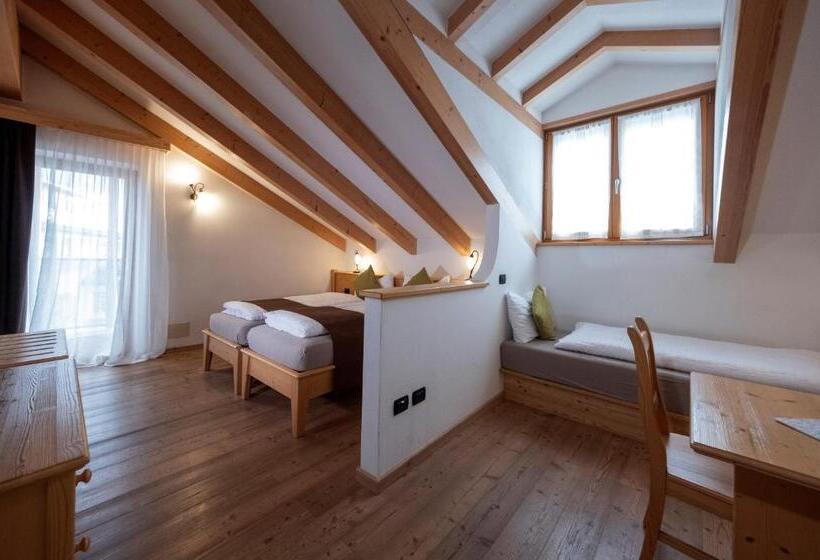 غرفة كومفورت ثلاثية, Active Hotel Rosat