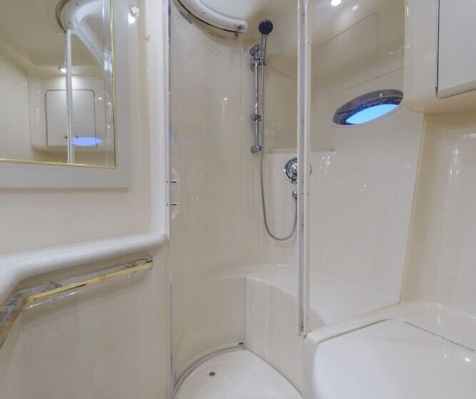 آپارتمان 2 خوابه, Luxury Yacht