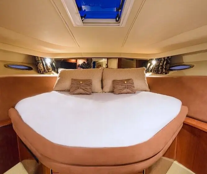 آپارتمان 2 خوابه, Luxury Yacht