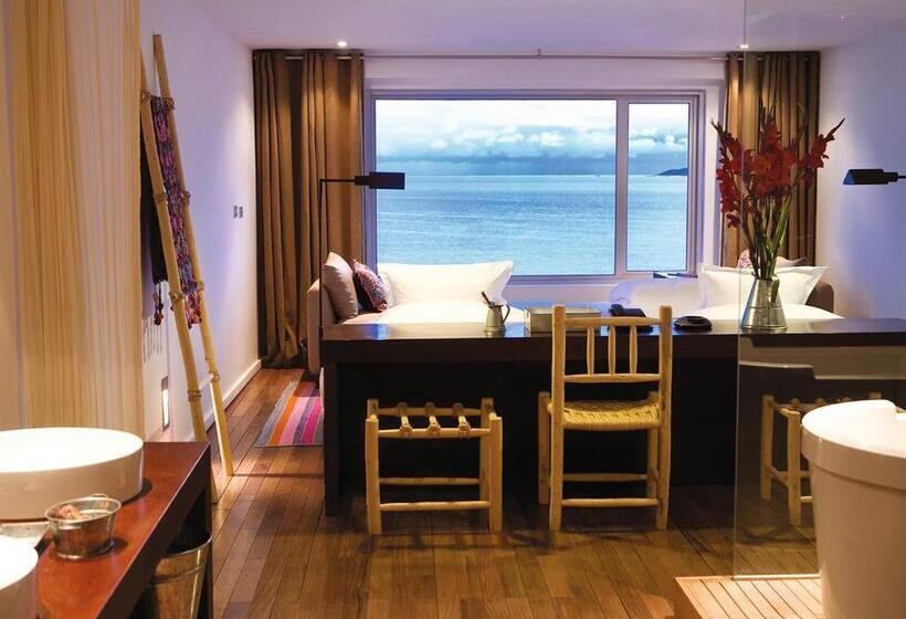 Superior room with lake view, Titilaka - Relais & Châteaux