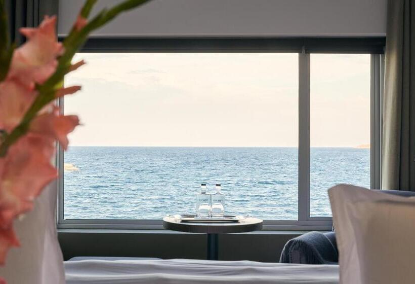 Superior room with lake view, Titilaka - Relais & Châteaux