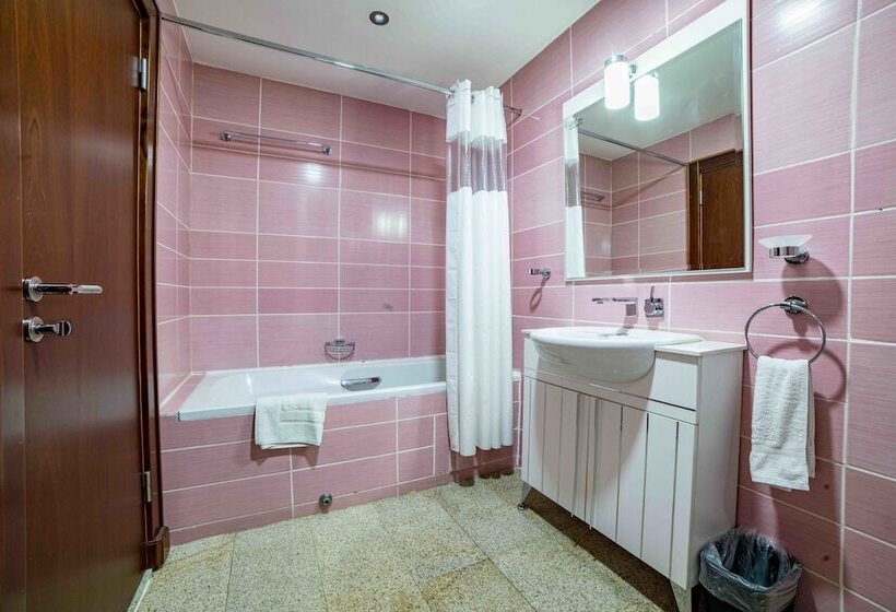 اتاق راحتی, Alphaplus Apartments