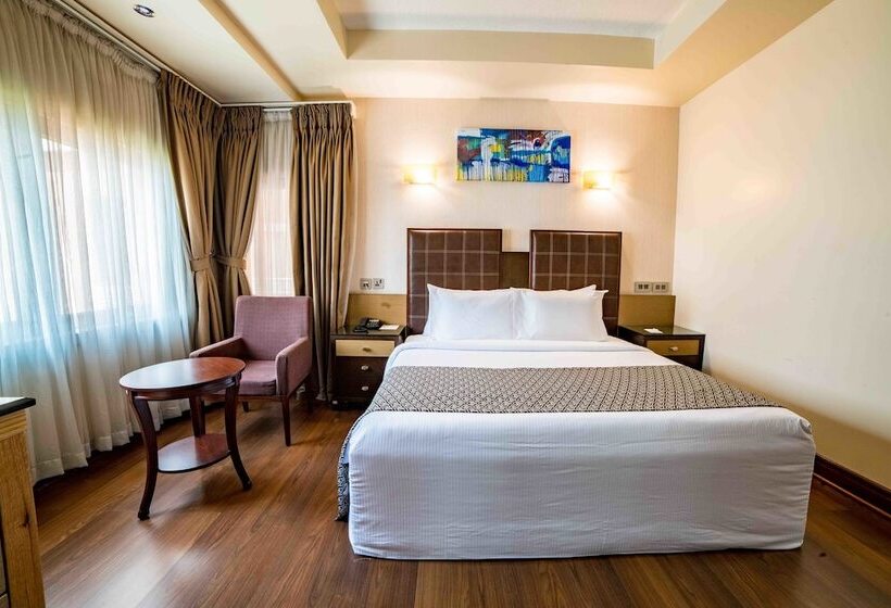 اتاق راحتی, Alphaplus Apartments