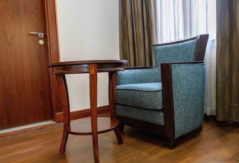 اتاق راحتی, Alphaplus Apartments