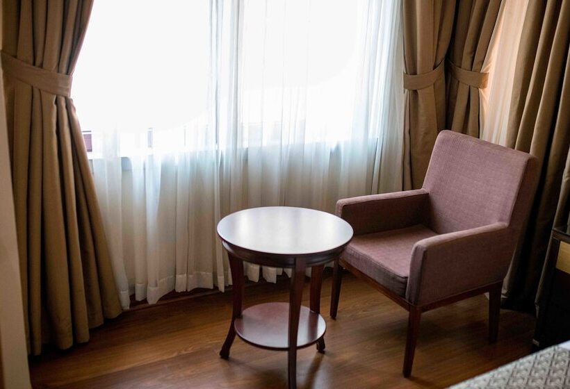 اتاق راحتی, Alphaplus Apartments