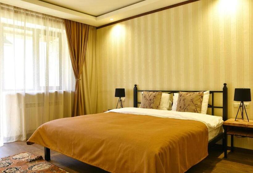 חדר סטנדרט, Kirovi Tun