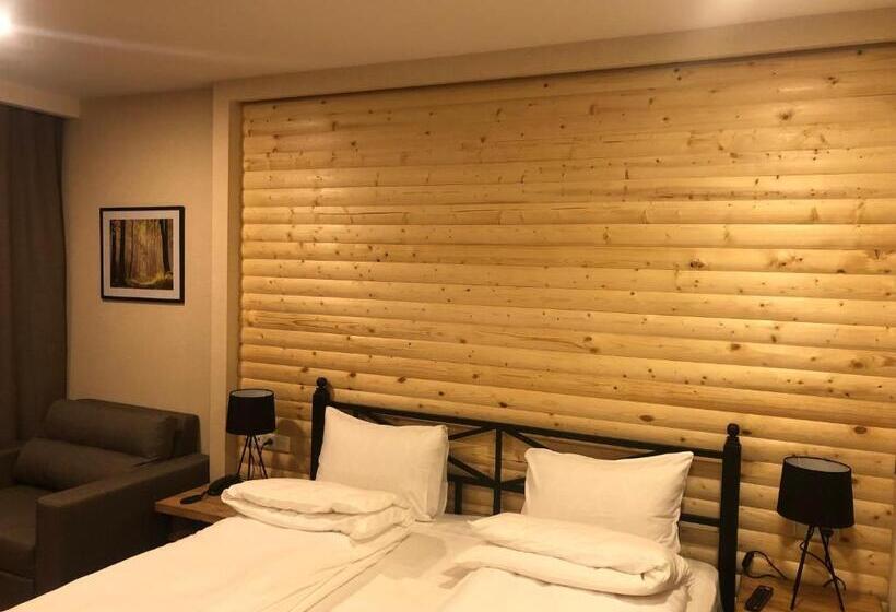 디럭스 룸, Kirovi Tun