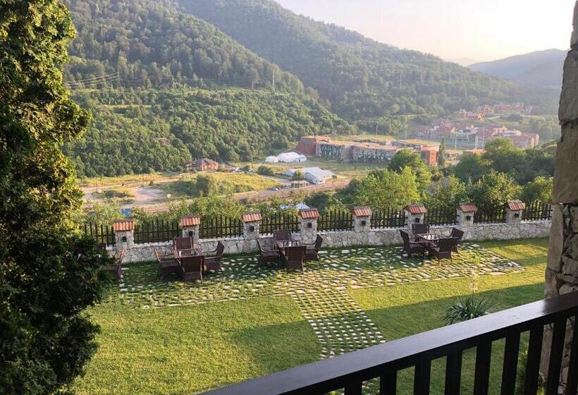 חדר דלוקס עם מרפסת, Kirovi Tun