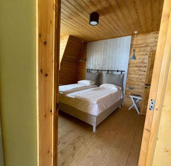 침실 2개 아파트, Kirovi Tun