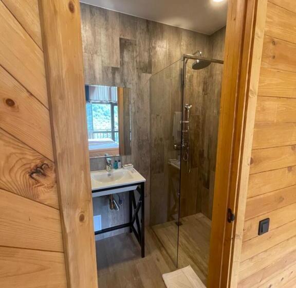 דירה בת חדר שינה 1 עם נוף, Kirovi Tun