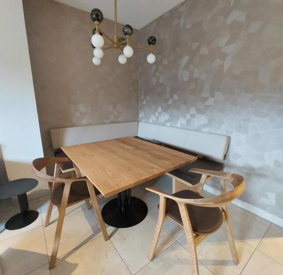 سوئیت با بالکن, Auhof Wirtshaus & Suiten