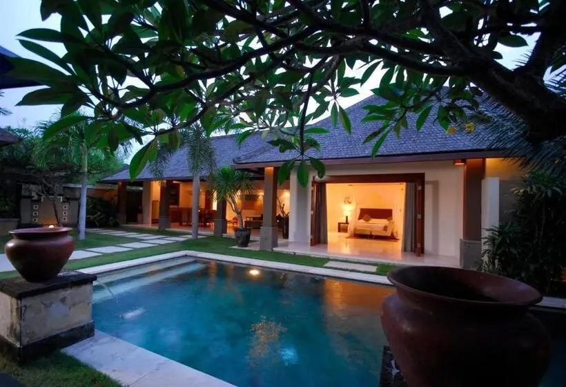 ツーベッドルーム ヴィラ, Nomad Hub Canggu Bali